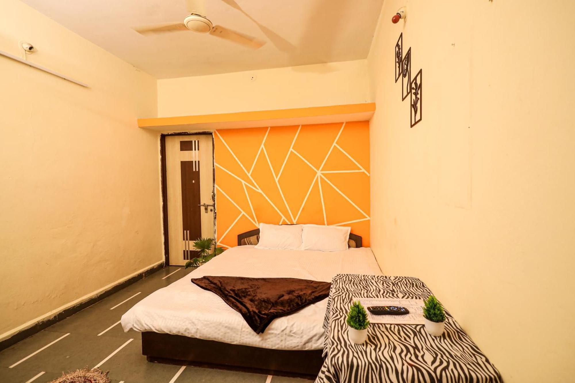 Rai Guest House Ujjain Buitenkant foto