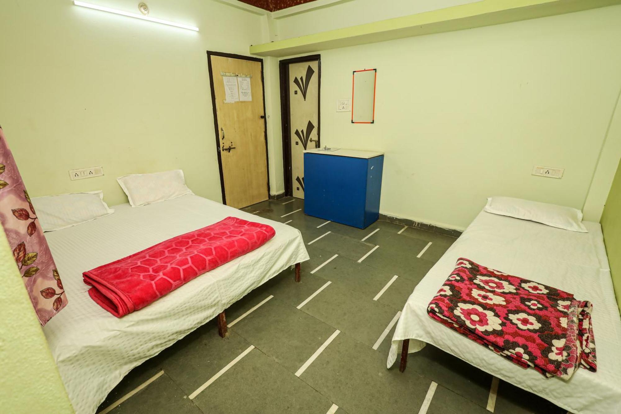 Rai Guest House Ujjain Buitenkant foto