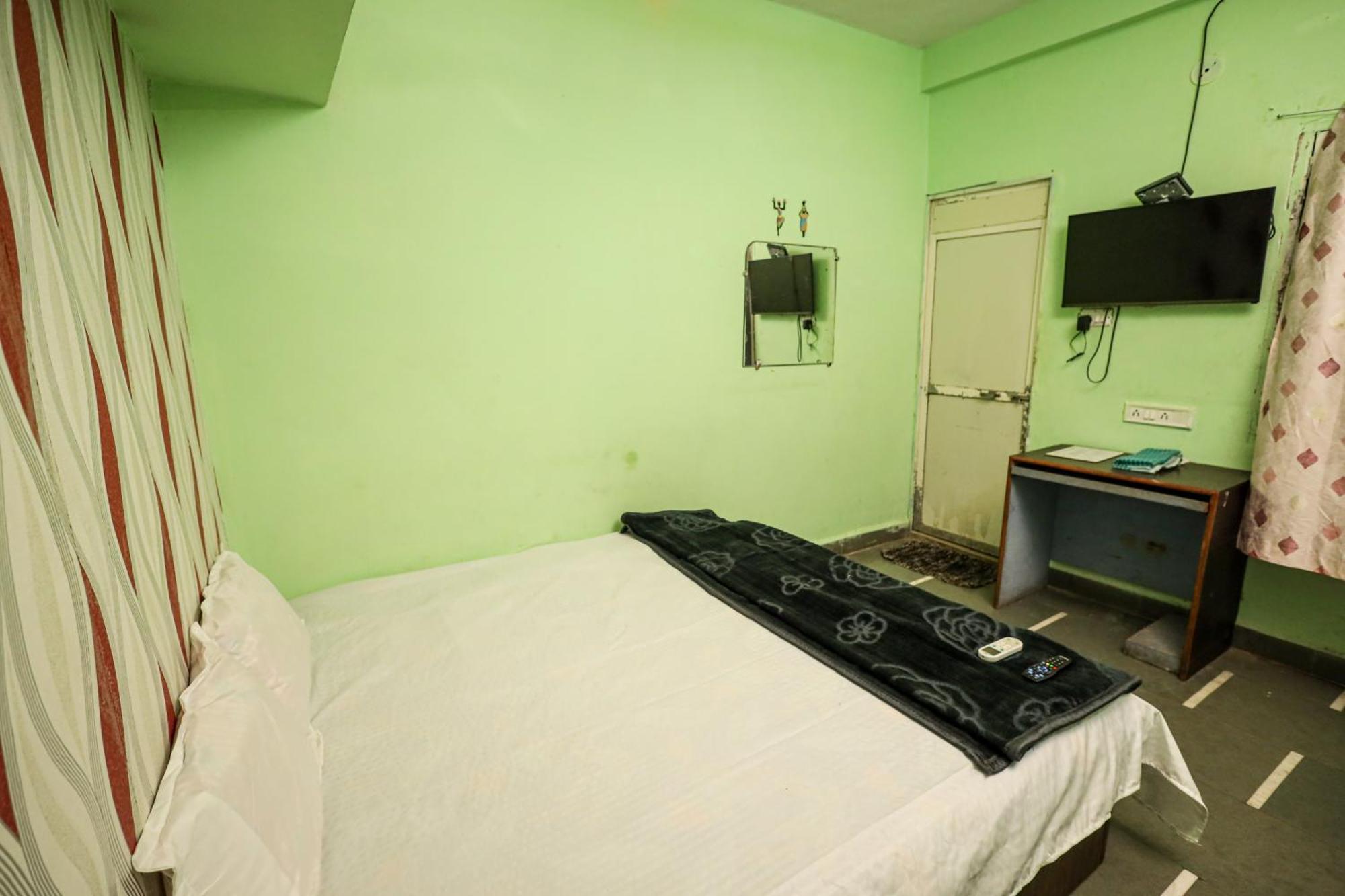 Rai Guest House Ujjain Buitenkant foto