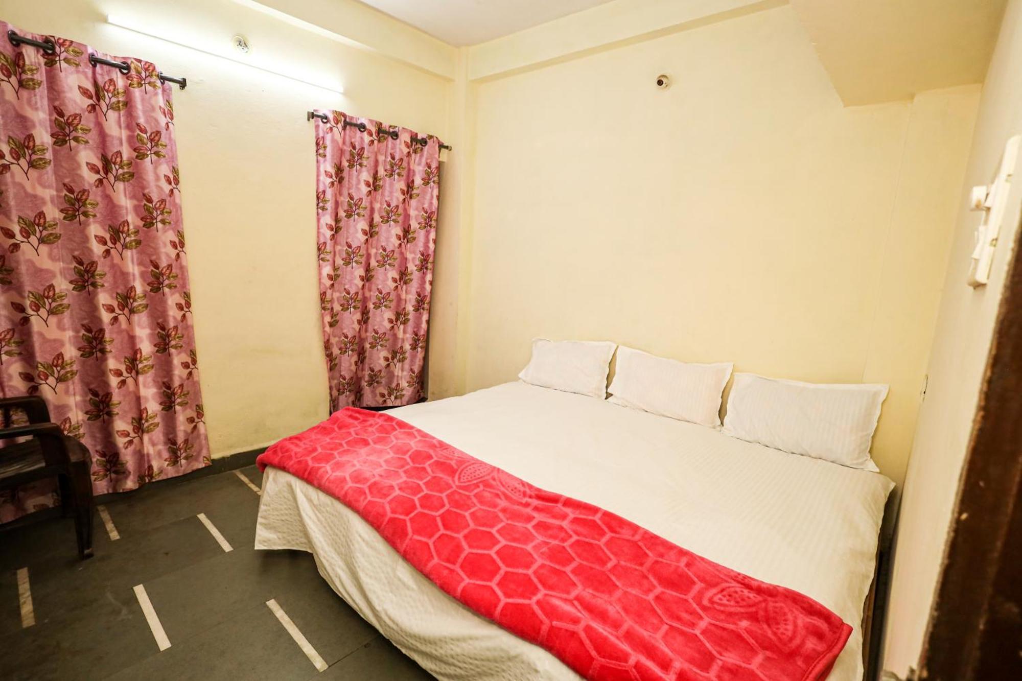 Rai Guest House Ujjain Buitenkant foto