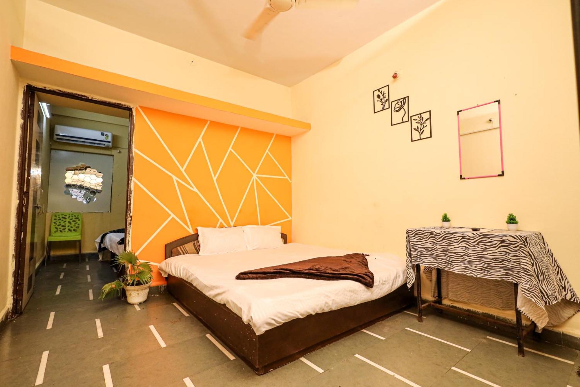 Rai Guest House Ujjain Buitenkant foto