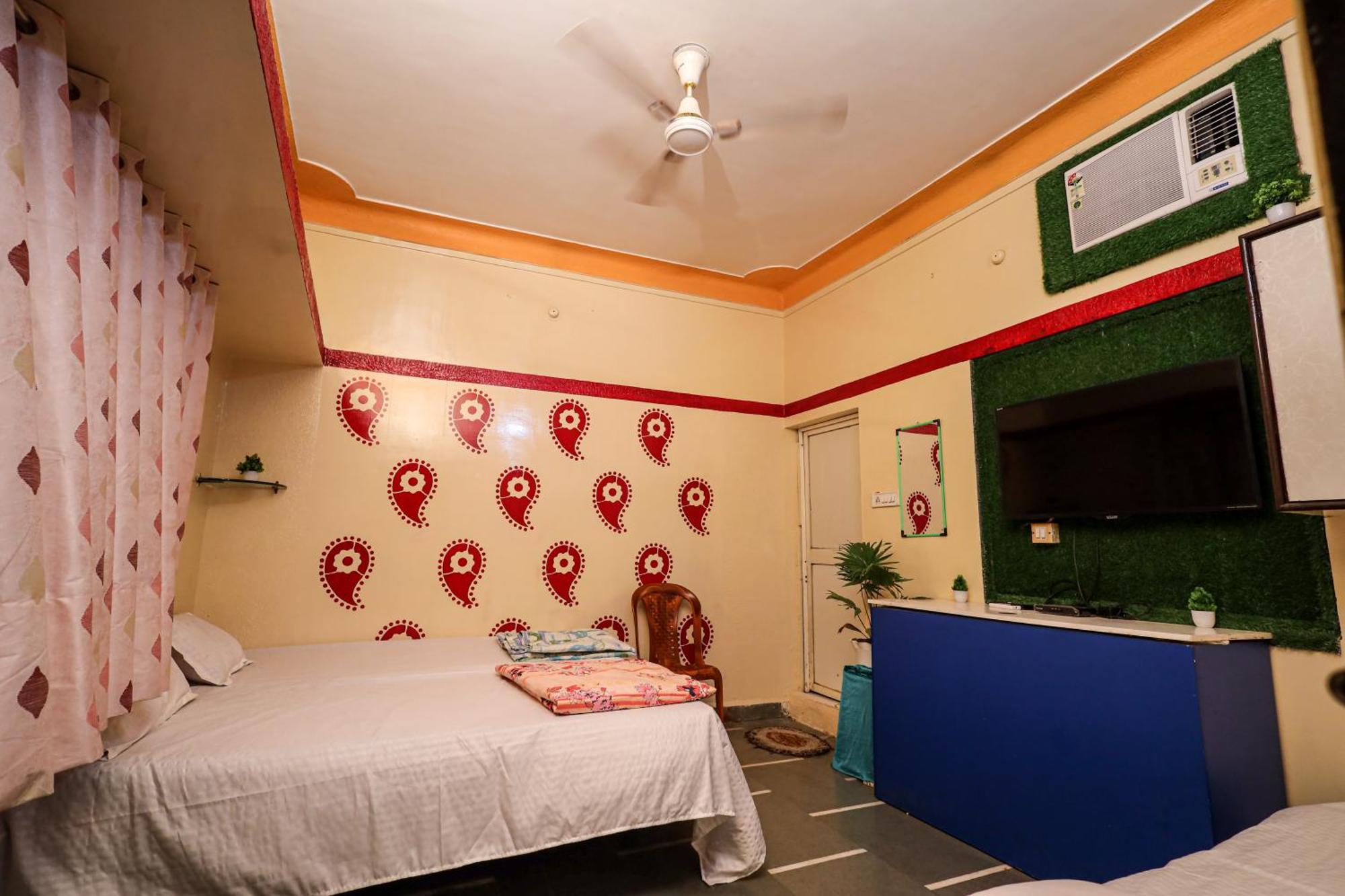 Rai Guest House Ujjain Buitenkant foto