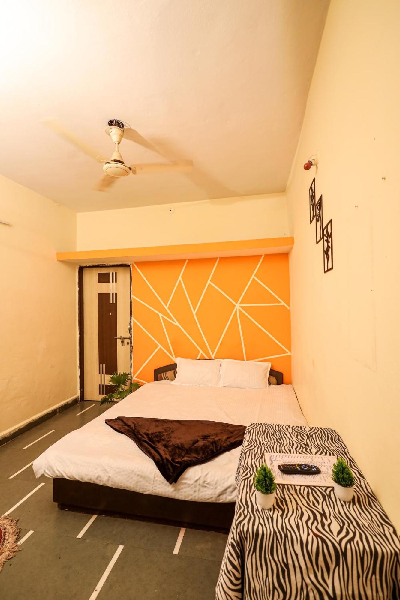 Rai Guest House Ujjain Buitenkant foto