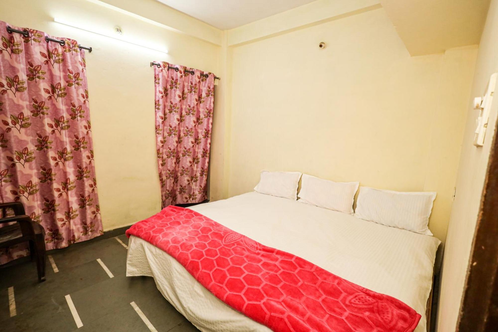Rai Guest House Ujjain Buitenkant foto