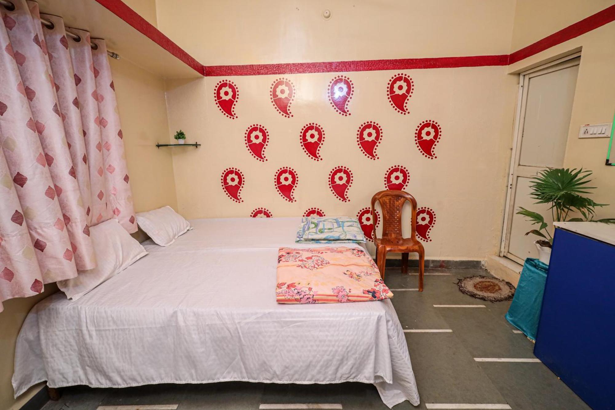 Rai Guest House Ujjain Buitenkant foto