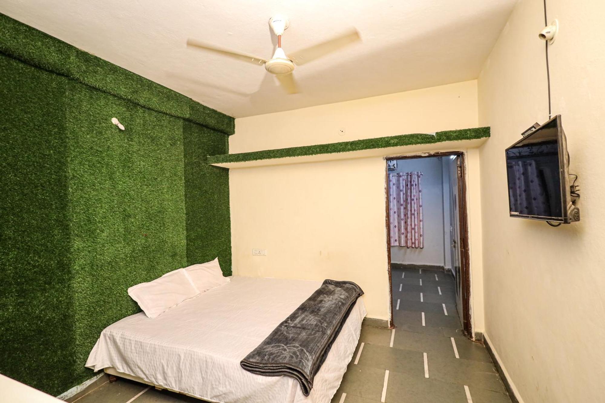 Rai Guest House Ujjain Buitenkant foto